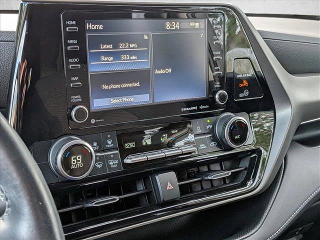 Used 2021 Toyota Highlander LE image 6