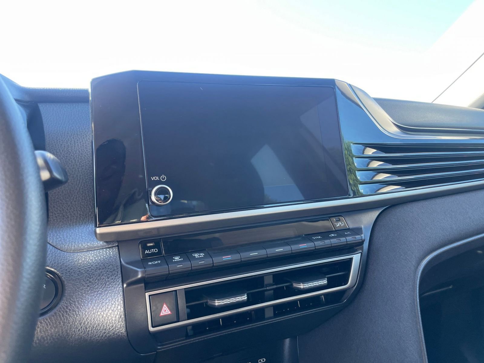 Used 2025 Toyota Camry LE image 18