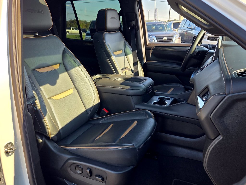 Certified 2023 GMC Yukon AT4 w/ AT4 Premium Plus Package AWD/4WD image 17