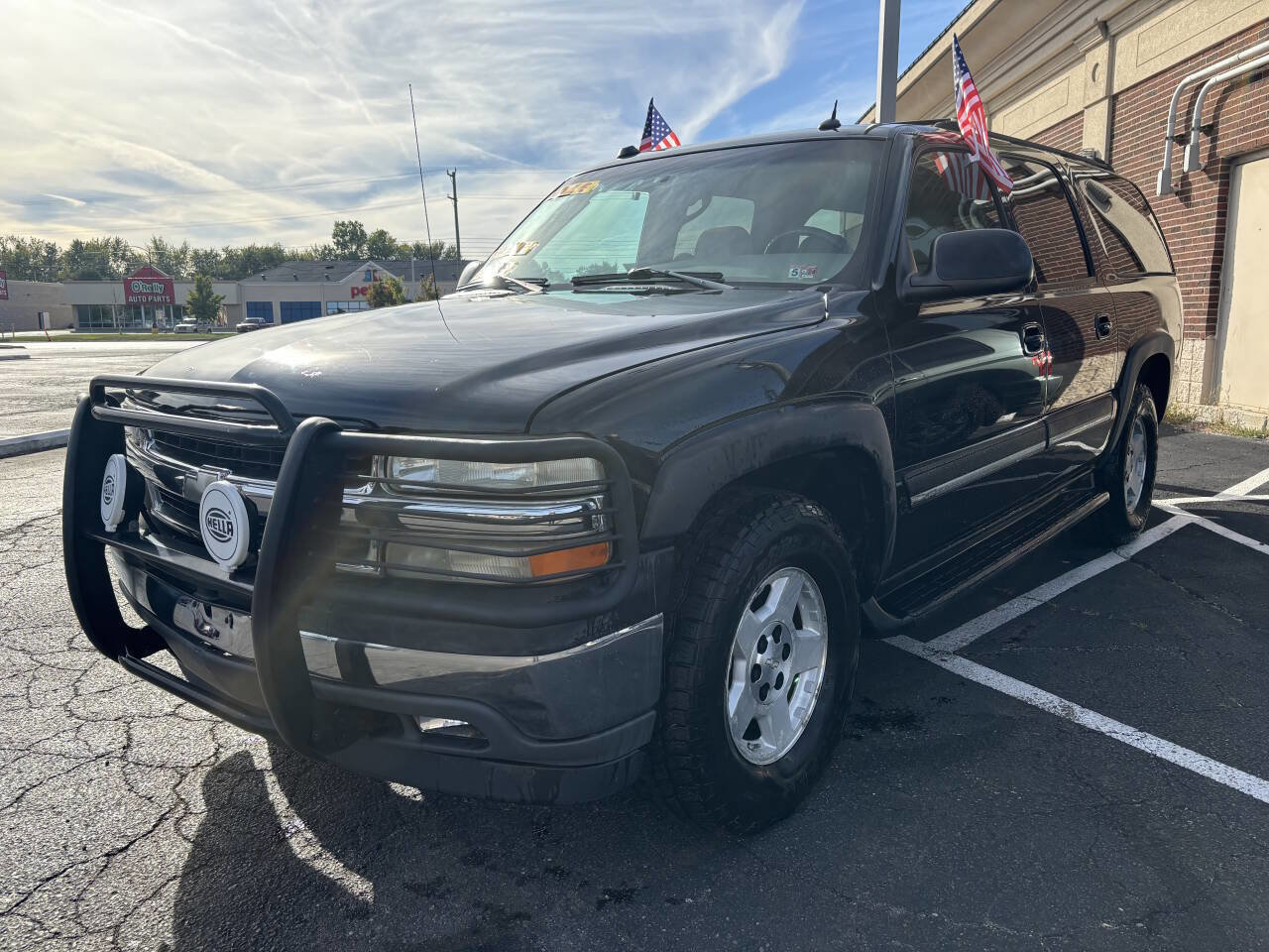 Used 2005 Chevrolet Suburban LT w/ Preferred Equipment Group image 2