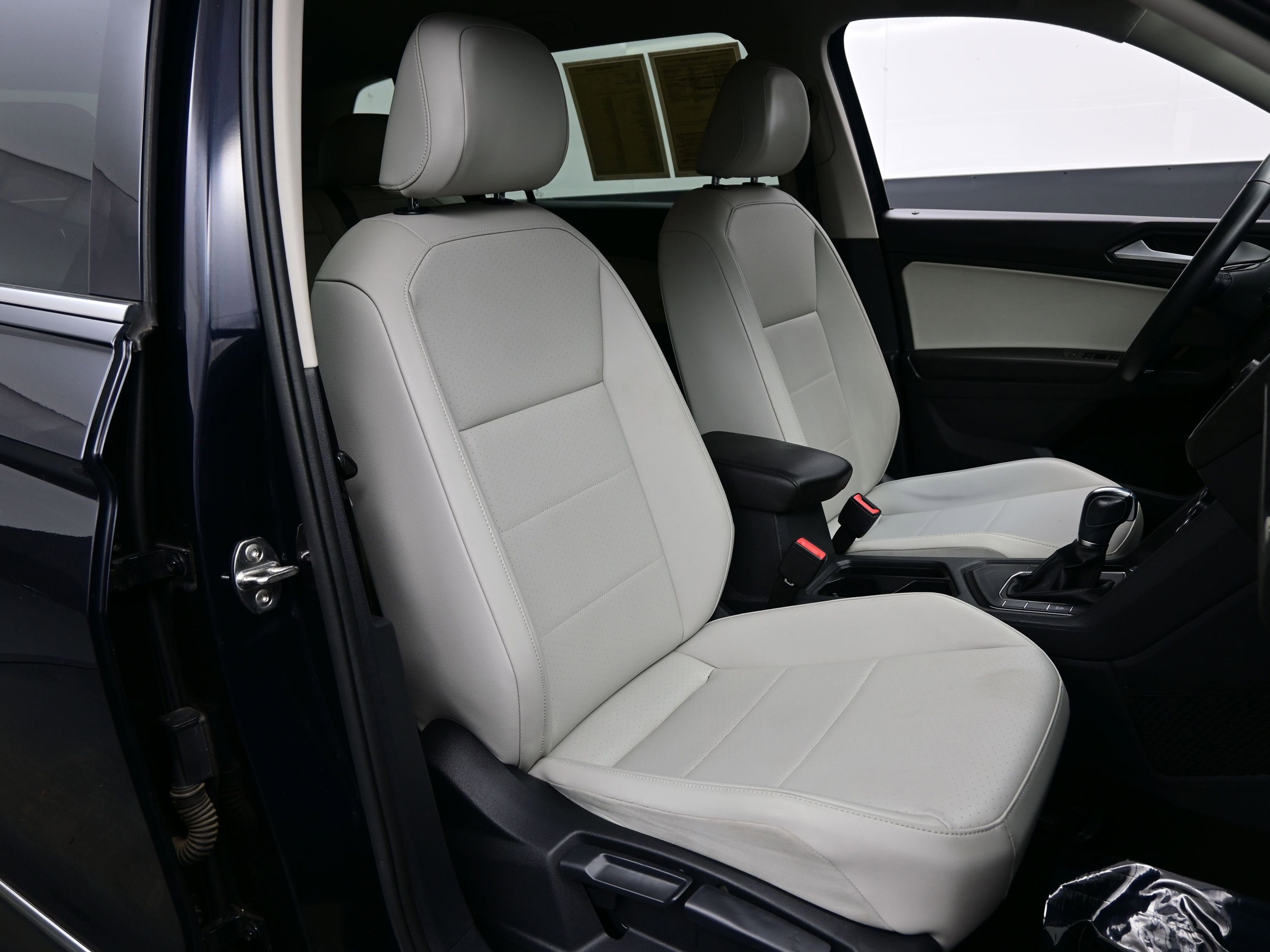 Used 2018 Volkswagen Tiguan SE image 13