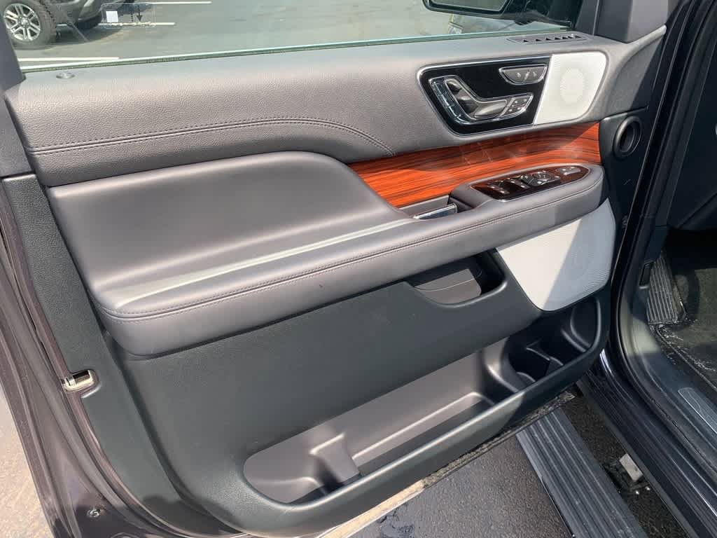 Used 2024 Lincoln Navigator Reserve image 23