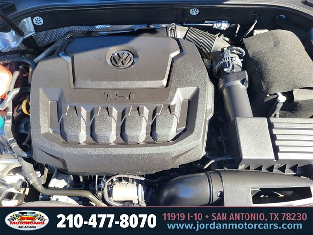 Used 2018 Volkswagen Passat 2.0T SE image 32