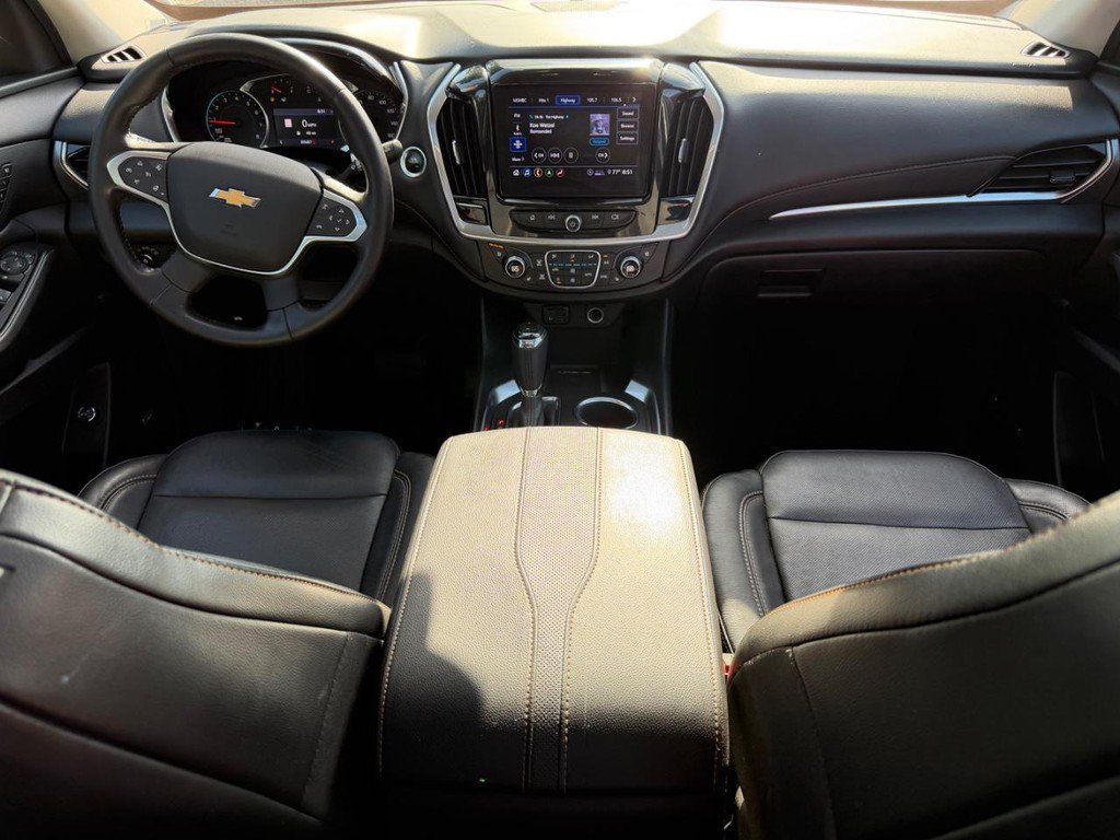 Used 2020 Chevrolet Traverse Premier w/ LPO, Blackout Package FWD image 12
