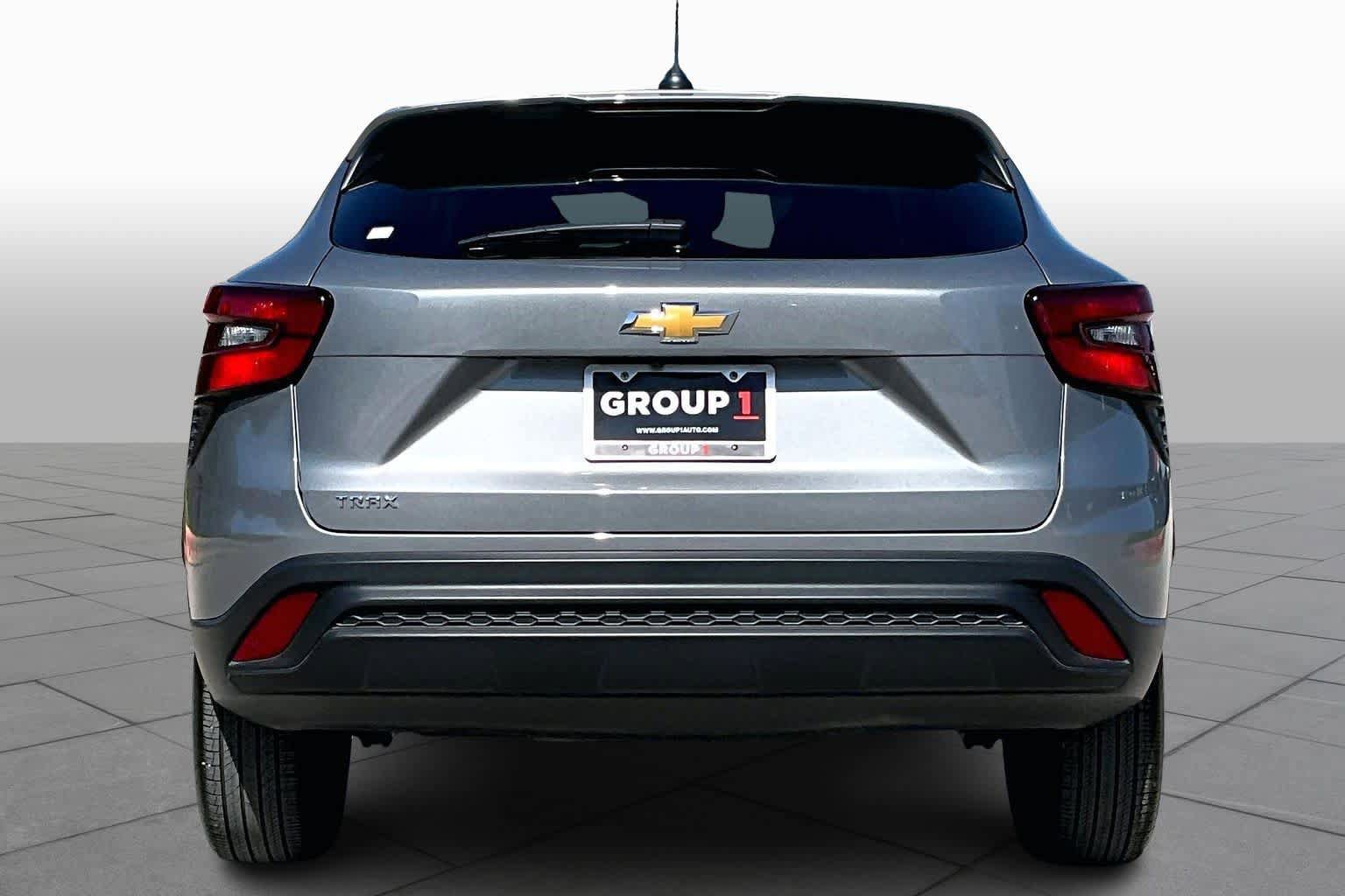 Used 2025 Chevrolet Trax LS image 5