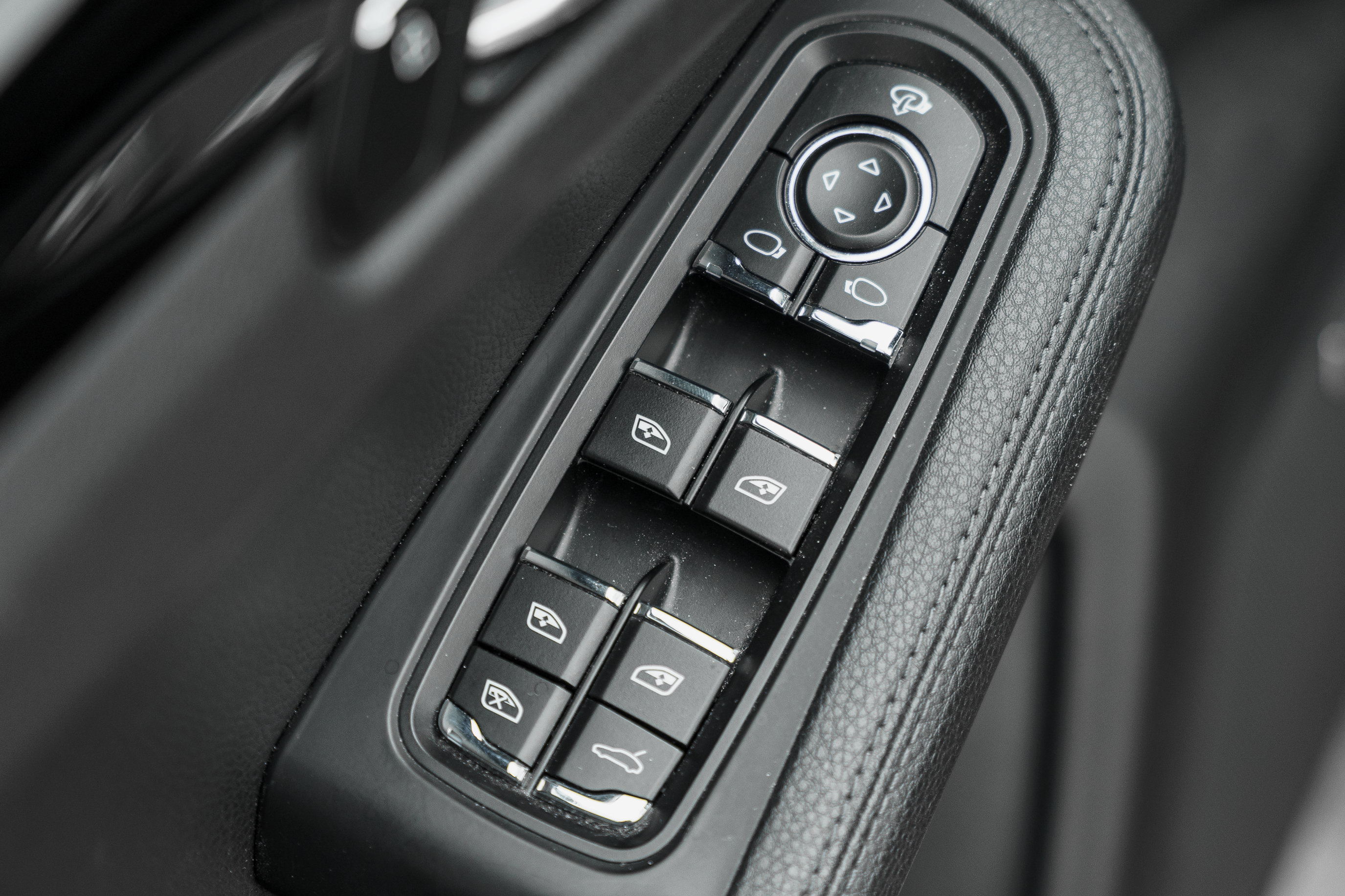 Used 2019 Porsche Macan AWD/4WD image 23