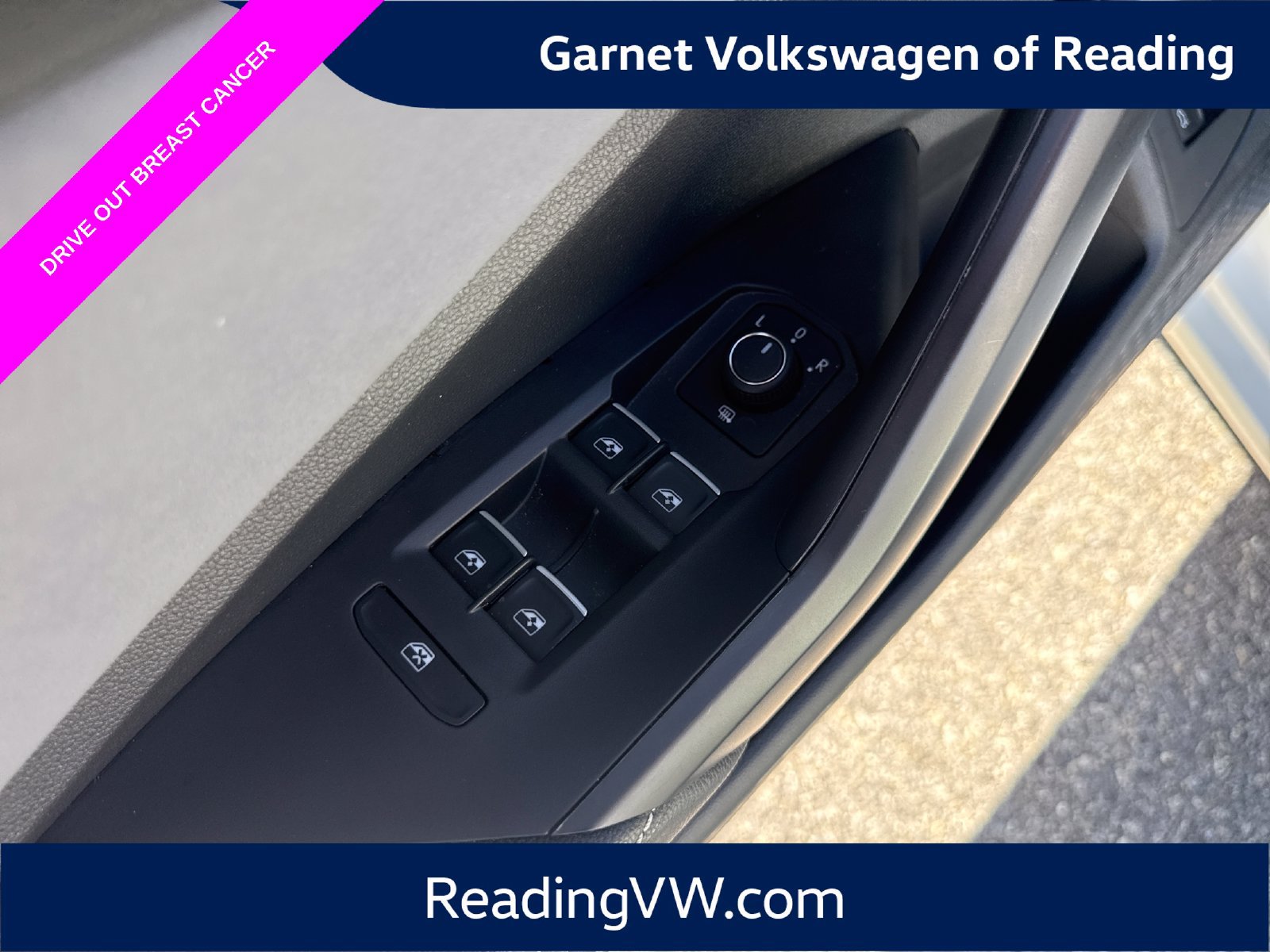 Certified 2025 Volkswagen Jetta SE w/ Sunroof Package FWD image 13