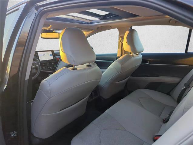 Used 2022 Toyota Camry XLE image 15
