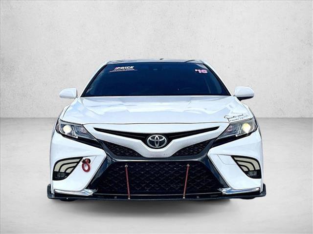 Used 2018 Toyota Camry SE image 2