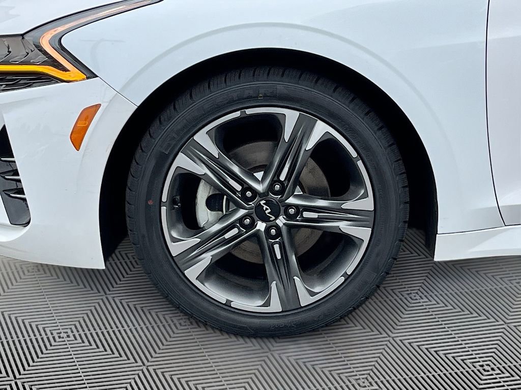 Certified 2022 Kia K5 LXS AWD/4WD image 11