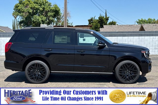 New 2026 Ford Expedition Platinum w/ Stealth Performance Package AWD/4WD image 3