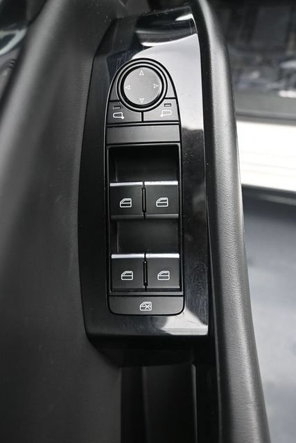 Used 2024 MAZDA MAZDA3 s FWD image 12