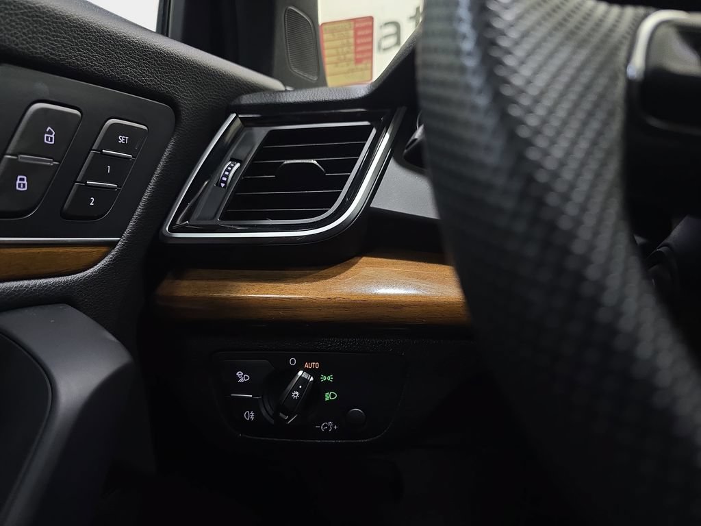 Certified 2024 Audi Q5 e Premium Plus w/ Premium Plus Package AWD/4WD image 27