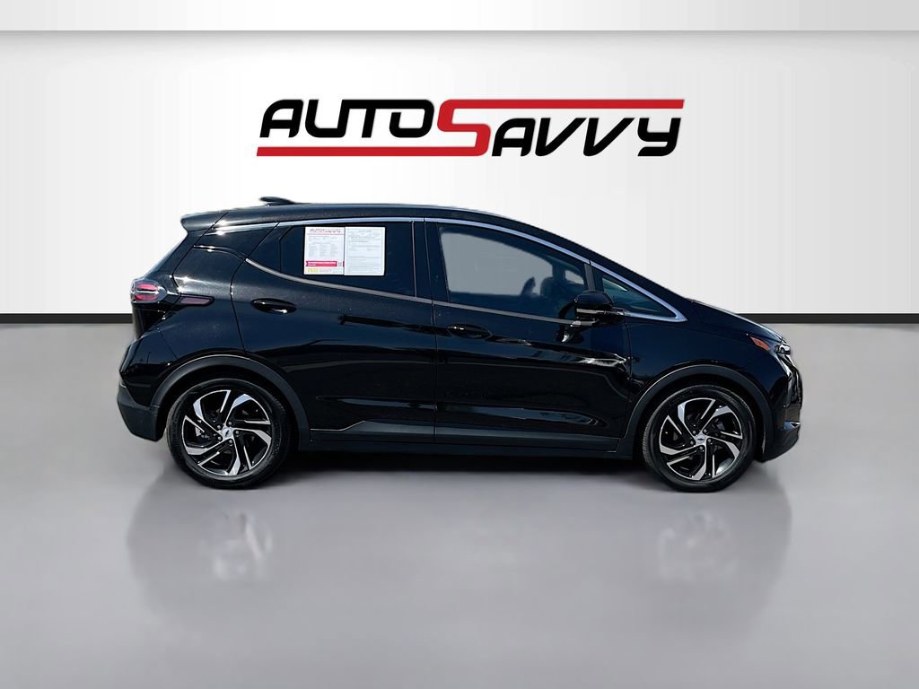 Used 2023 Chevrolet Bolt LT w/ Infotainment Package FWD image 8