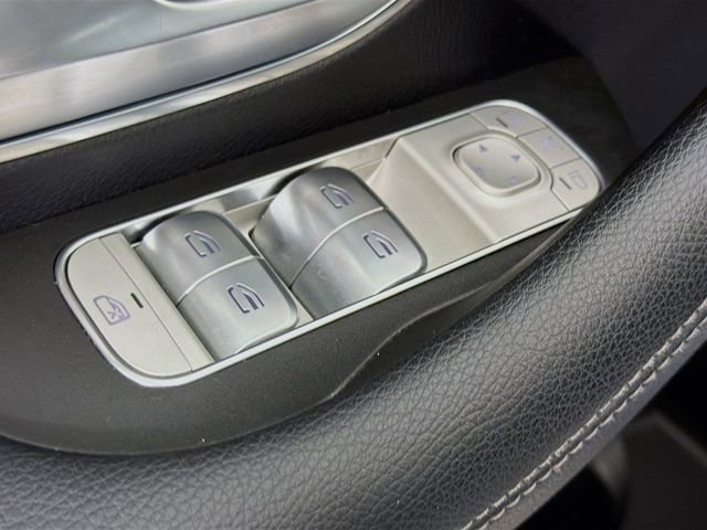 Used 2023 Mercedes-Benz GLS 450 4MATIC image 19