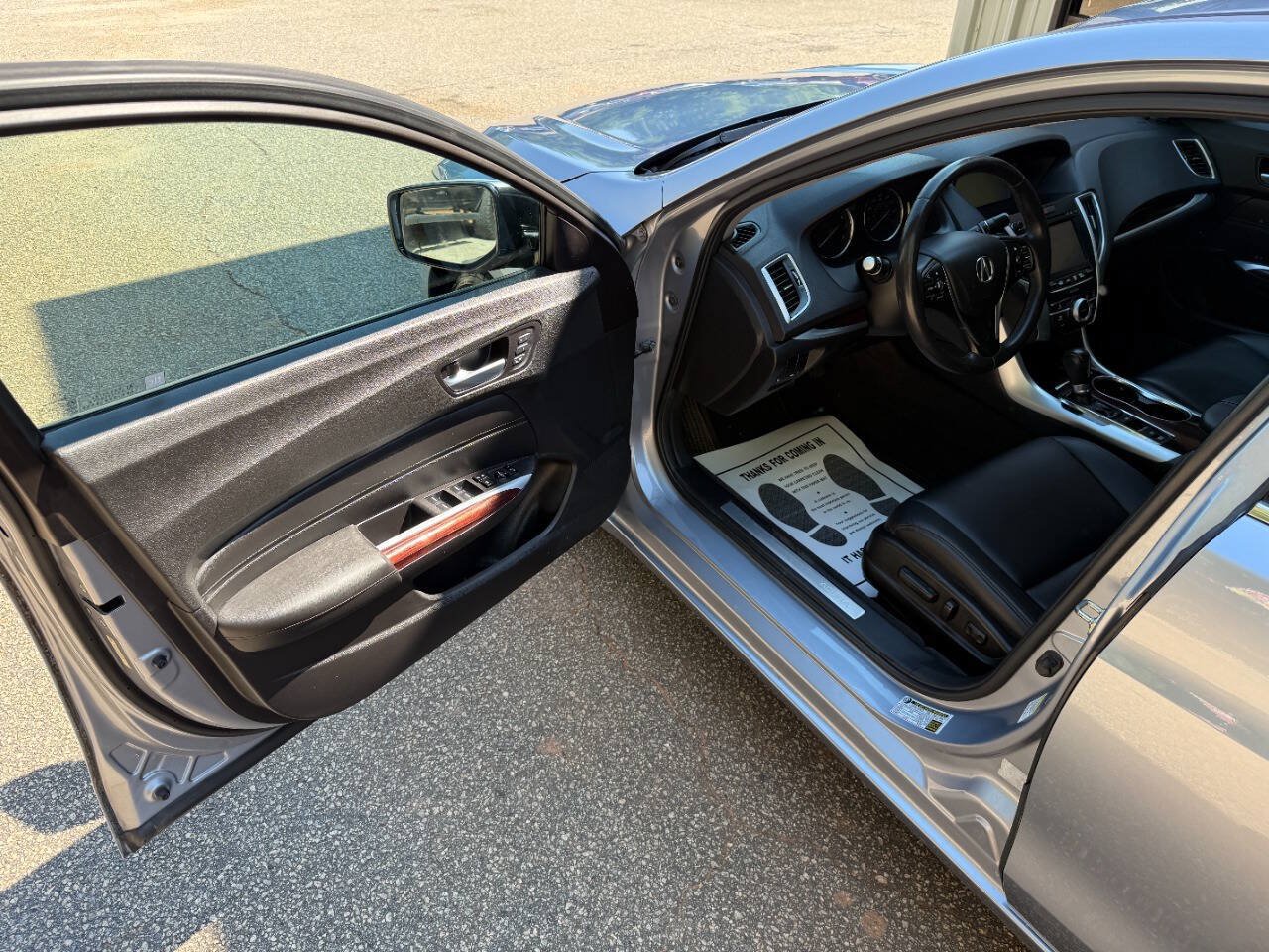 Used 2015 Acura TLX FWD image 9