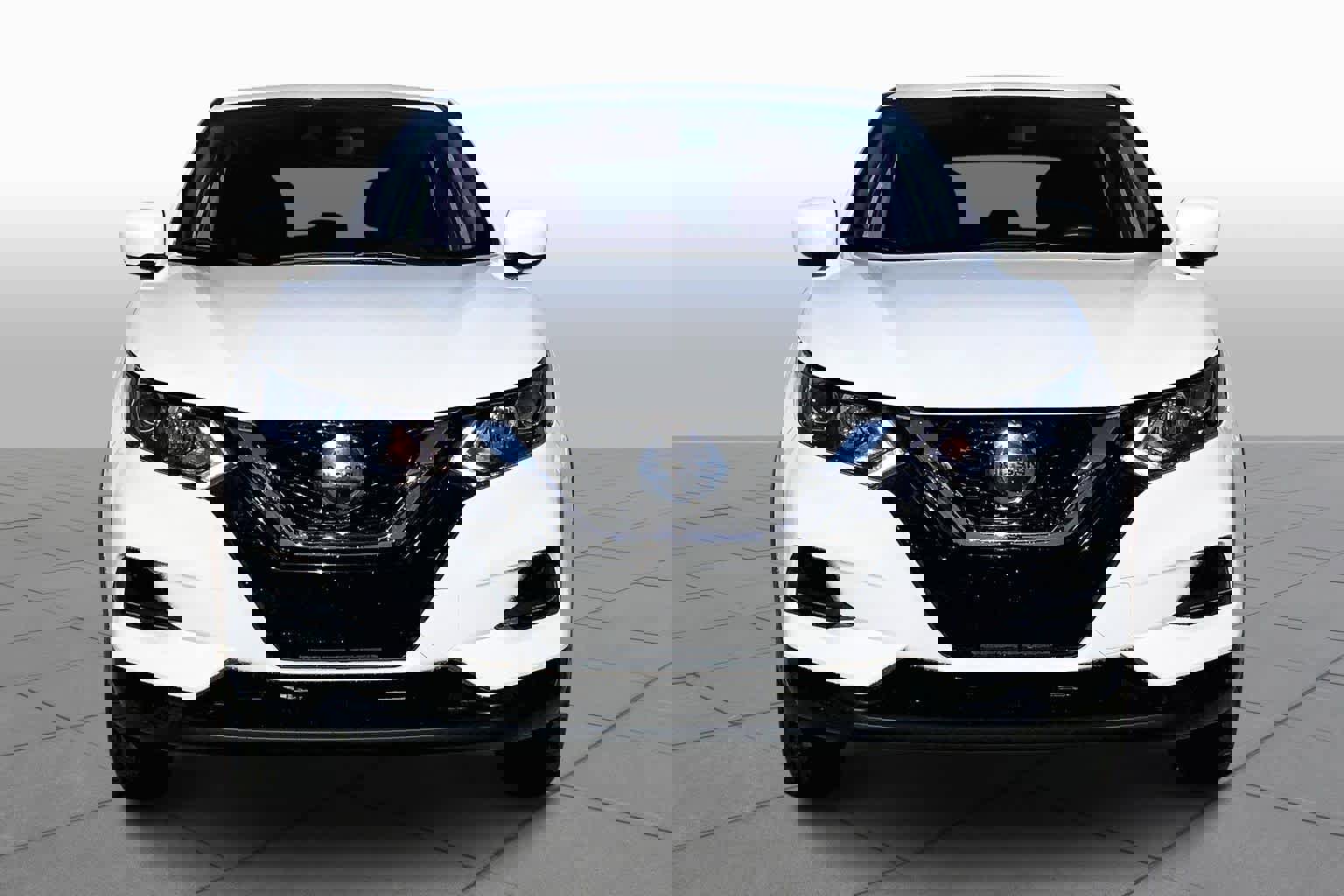 Used 2022 Nissan Rogue Sport S image 3