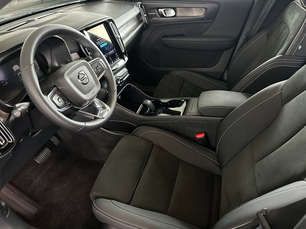 Certified 2023 Volvo XC40 Recharge Ultimate AWD/4WD image 9