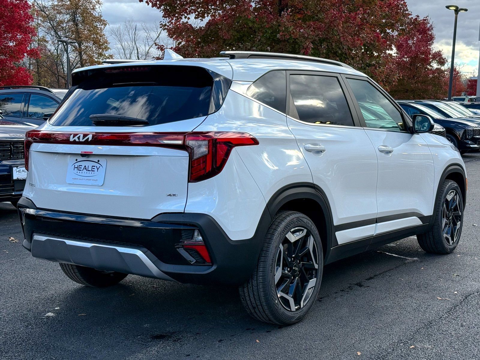 New 2026 Kia Seltos SX w/ SX Sunroof Package image 8