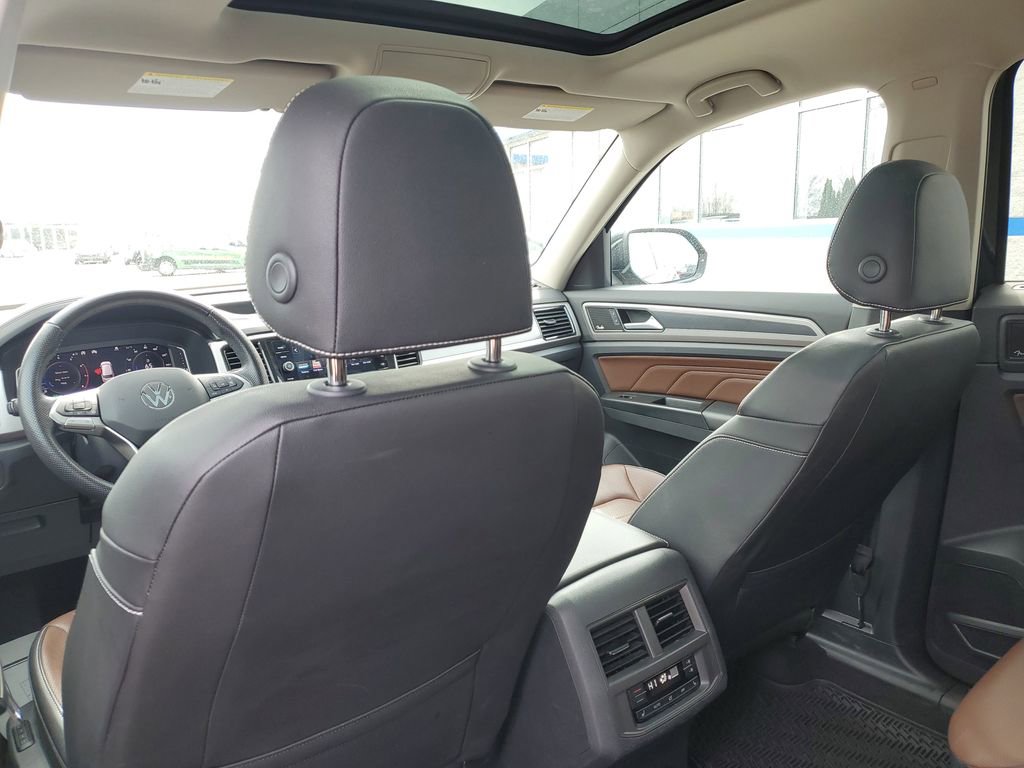 Used 2021 Volkswagen Atlas SEL Premium image 32