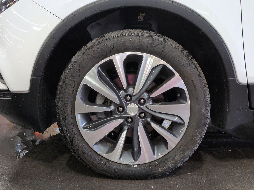 Used 2022 Buick Encore Preferred AWD/4WD image 16