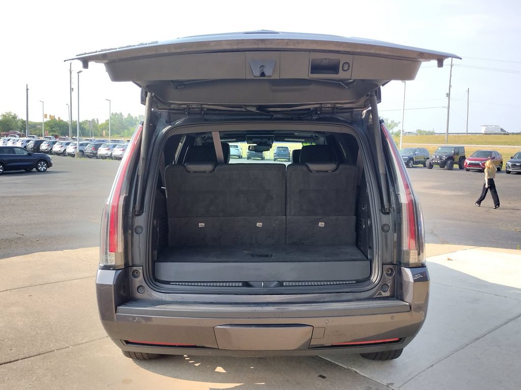 Used 2016 Cadillac Escalade Platinum AWD/4WD image 19