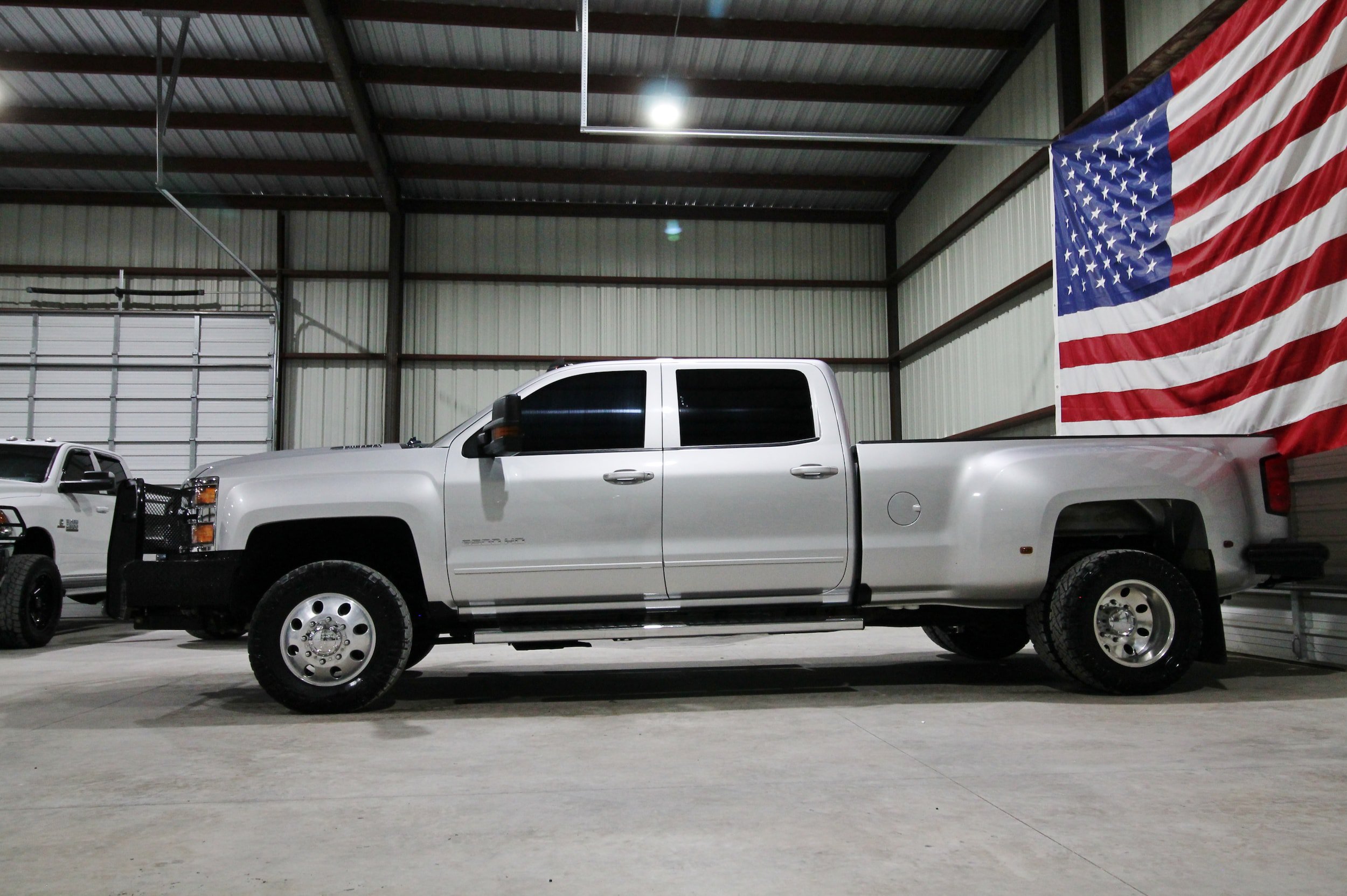 Used 2018 Chevrolet Silverado 3500 LT AWD/4WD image 5