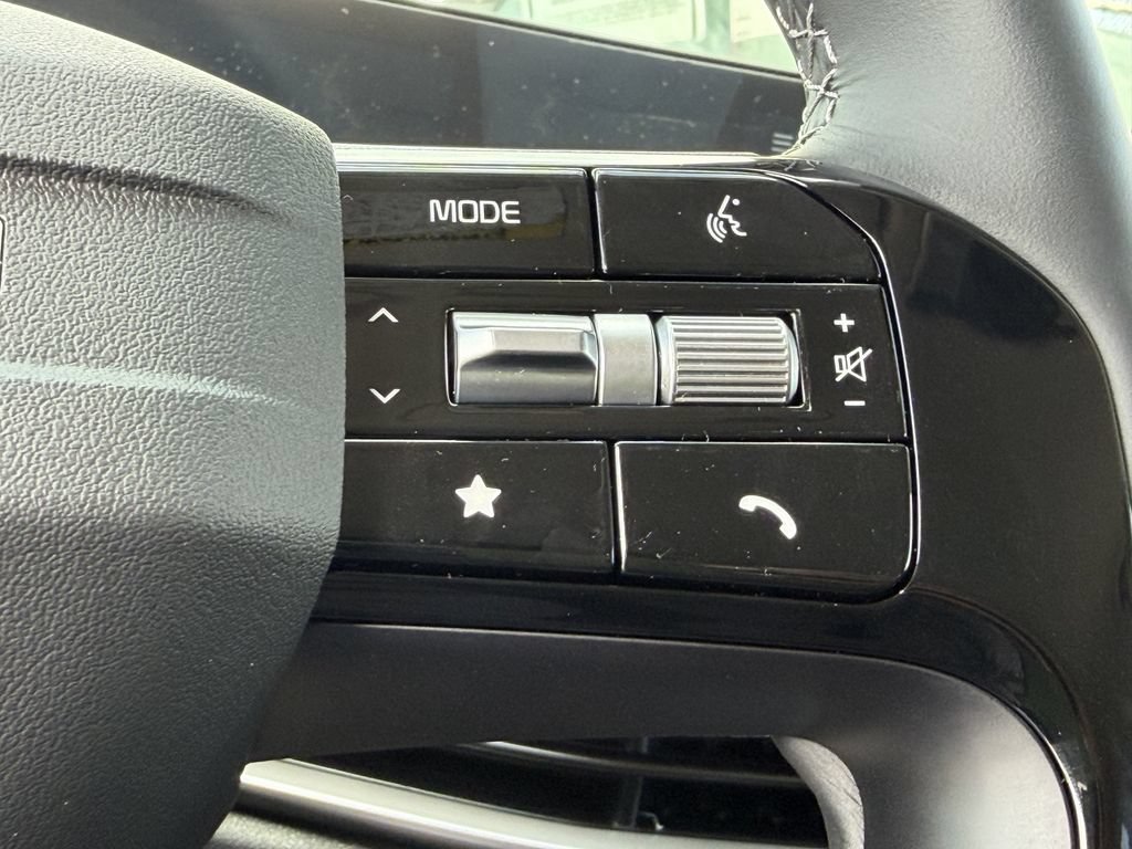 New 2026 Kia Sorento LX FWD image 23