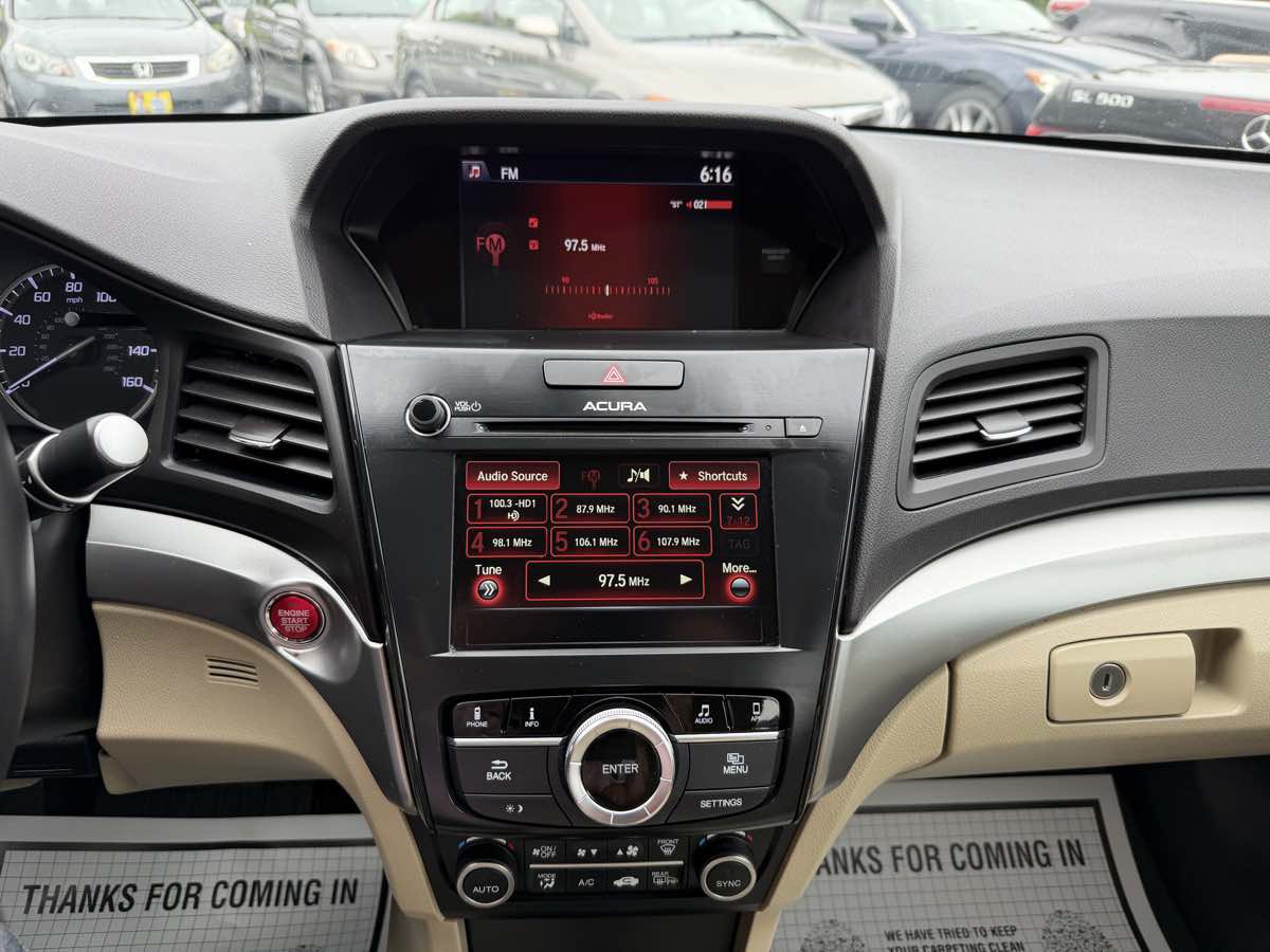 Used 2017 Acura ILX FWD image 17