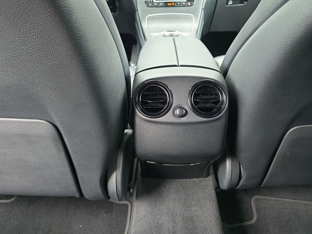 Used 2019 Mercedes-Benz GLC 300 4MATIC image 24