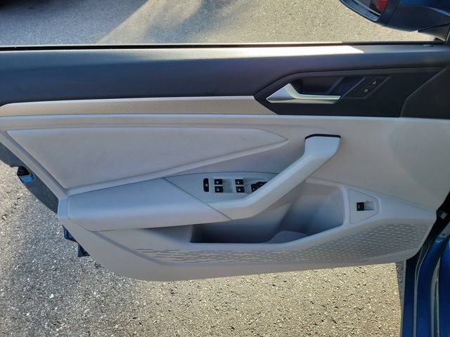Used 2019 Volkswagen Jetta SE FWD image 12