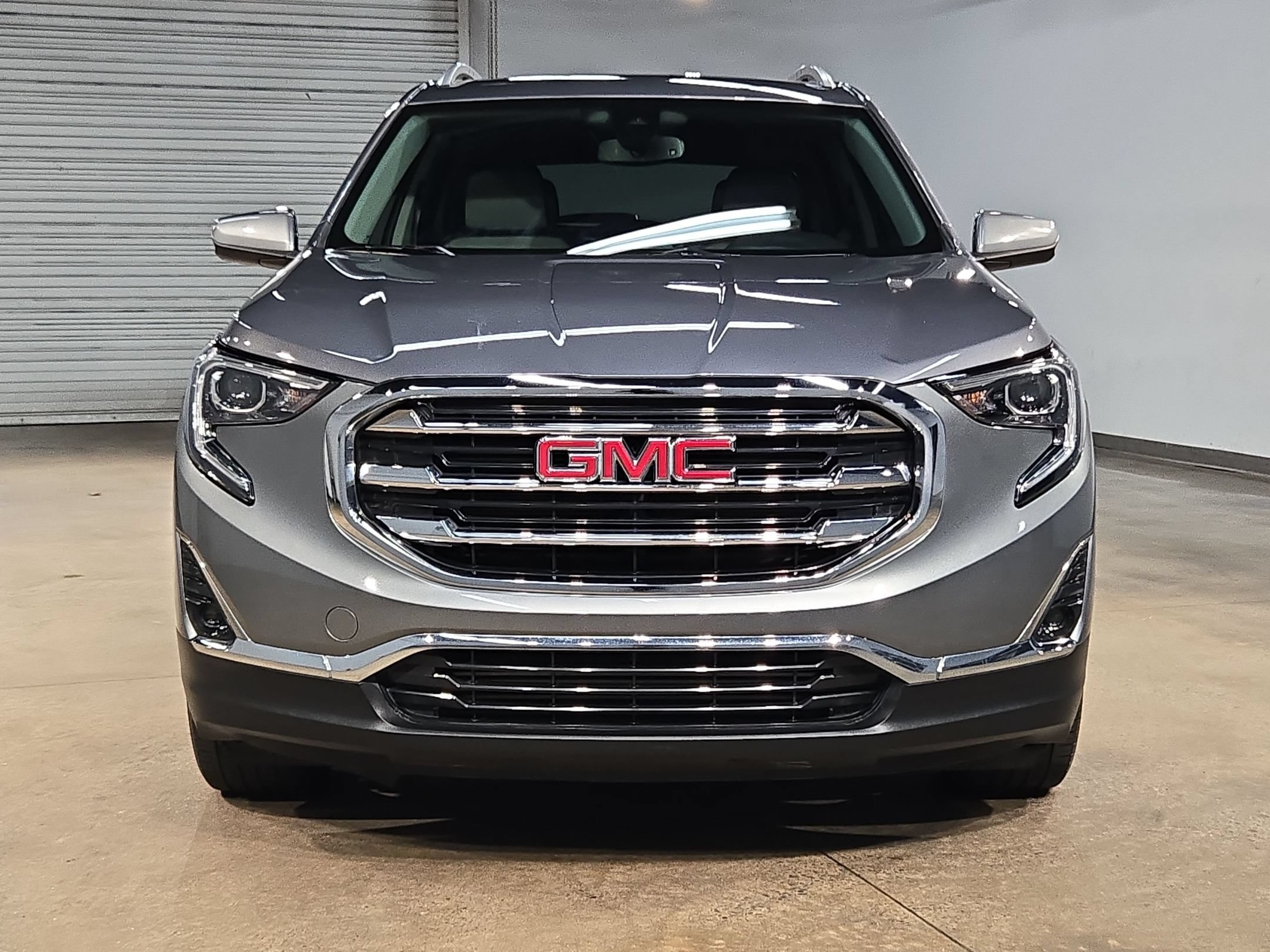 Used 2020 GMC Terrain SLT w/ Preferred Package FWD image 2