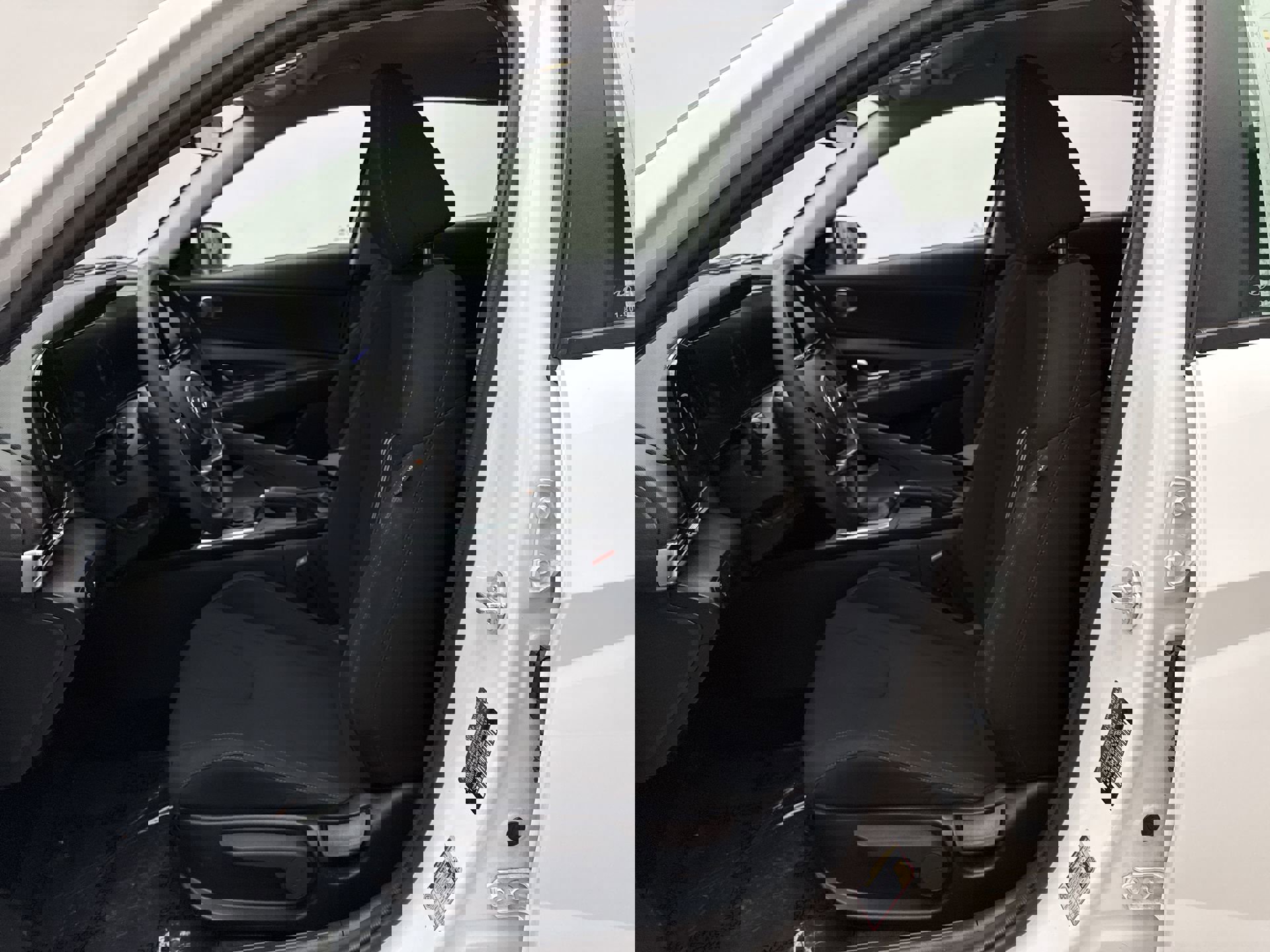 Used 2024 Hyundai Elantra SEL image 11