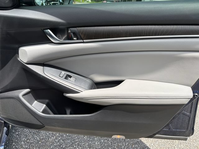 Used 2019 Honda Accord Touring image 14