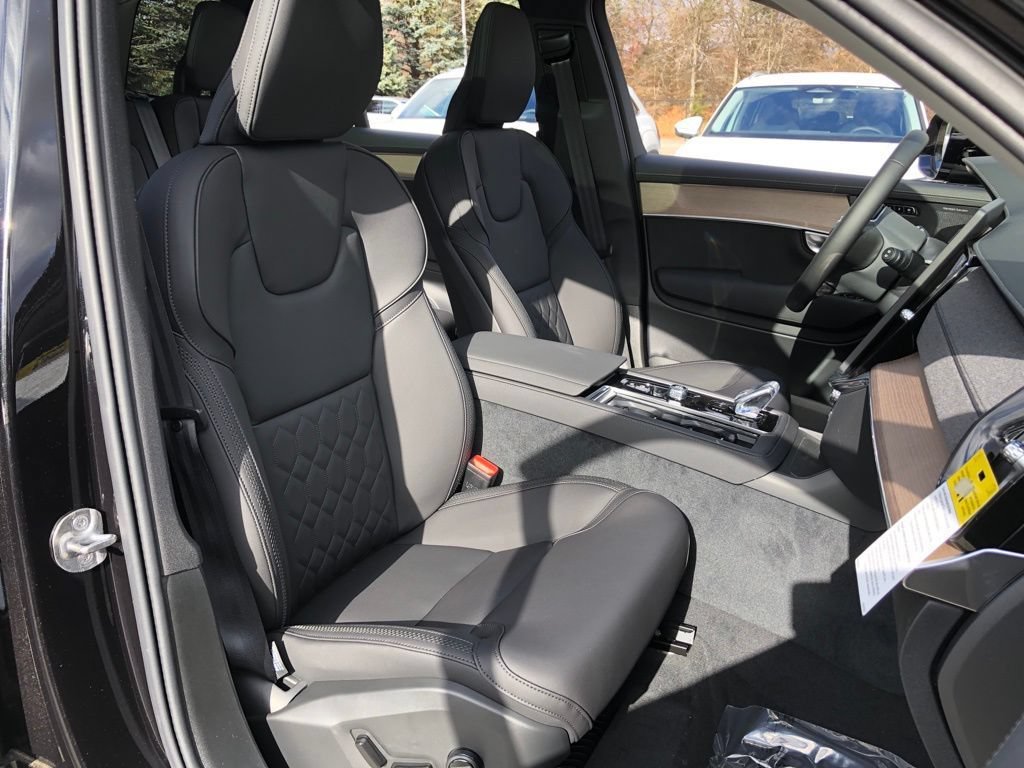 New 2026 Volvo XC90 B6 Plus w/ Protection Package Premier AWD/4WD image 27