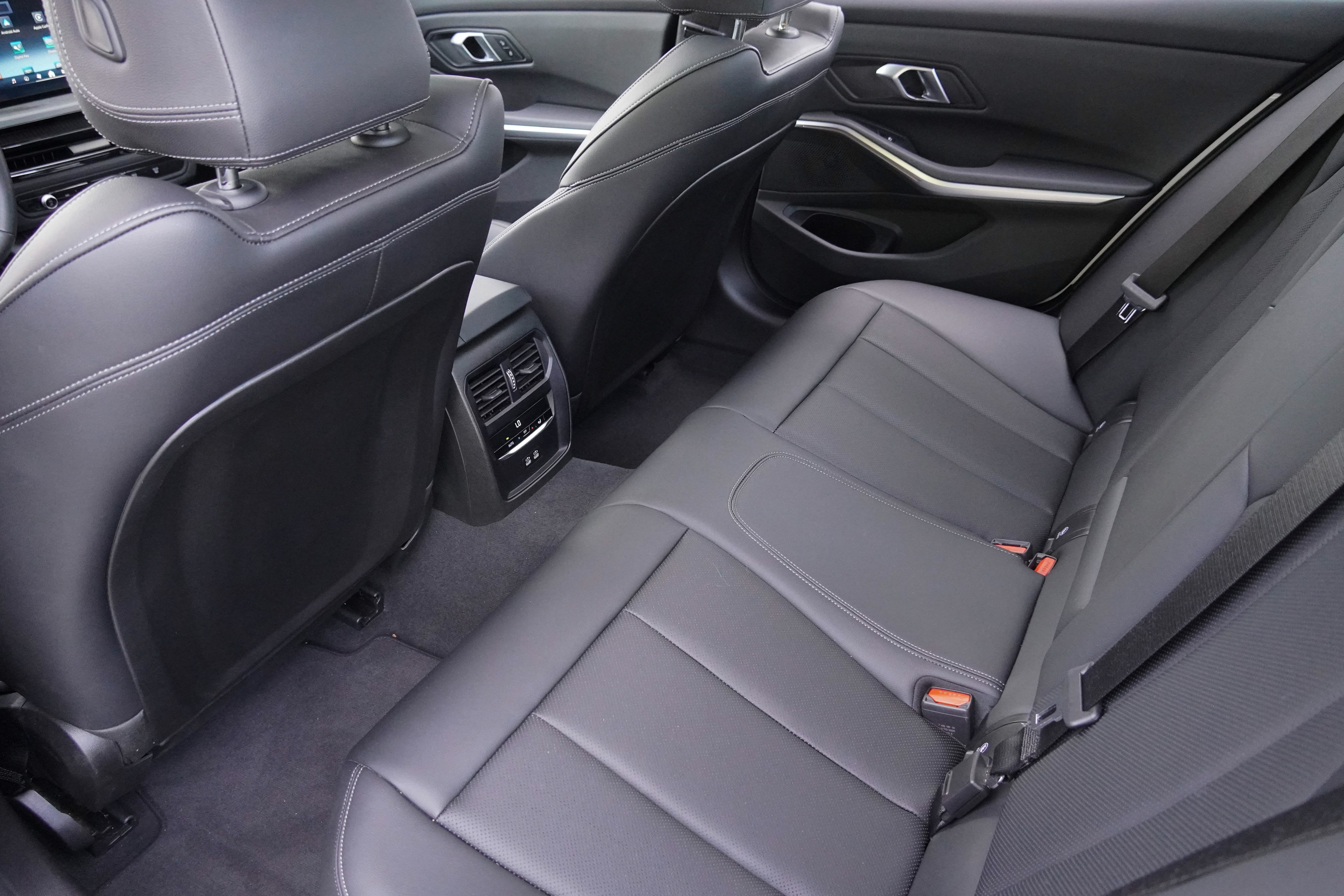 Used 2025 BMW 330i Sedan RWD image 34