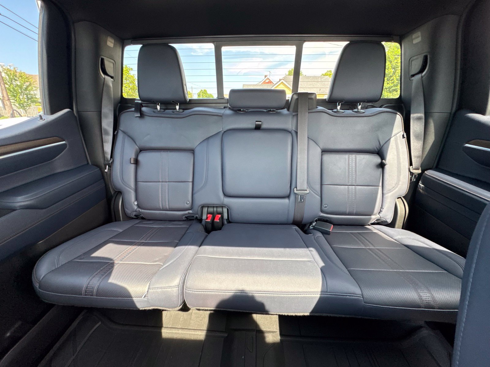 Used 2022 Chevrolet Silverado 1500 High Country w/ High Country Premium Package AWD/4WD image 29