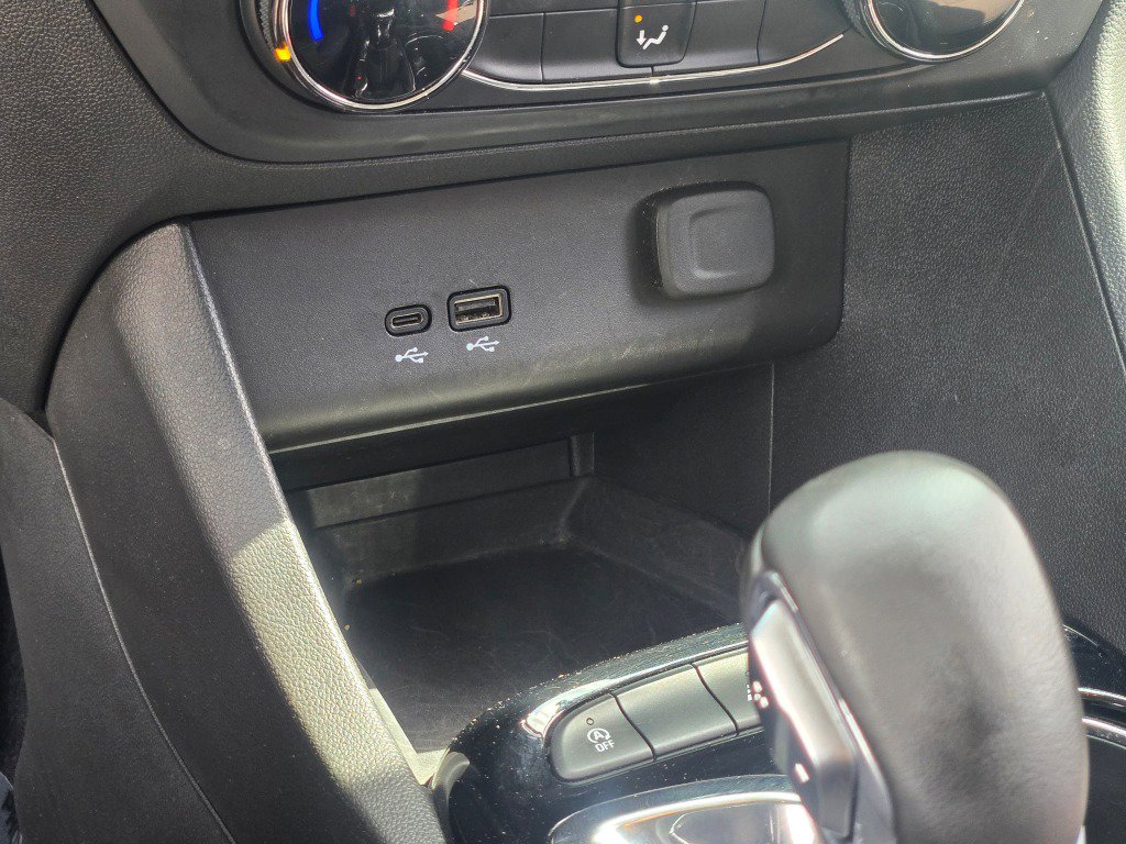 Certified 2025 Buick Encore GX Preferred FWD image 27