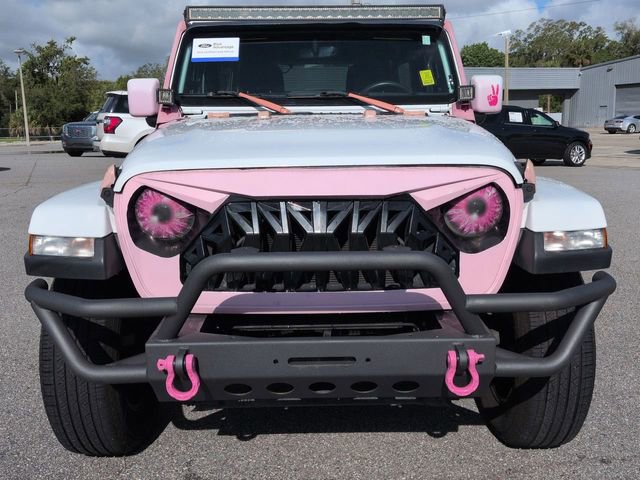 Used 2018 Jeep Wrangler Unlimited Sahara AWD/4WD image 9
