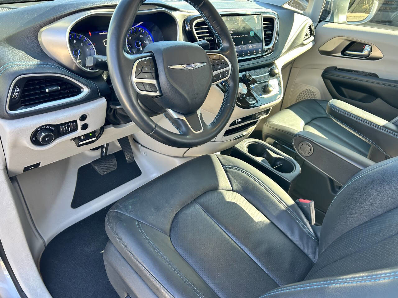 Used 2021 Chrysler Pacifica Touring-L w/ Premium & Safety Sphere Group image 19