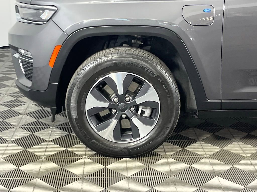 Used 2022 Jeep Grand Cherokee Limited 4xe image 12