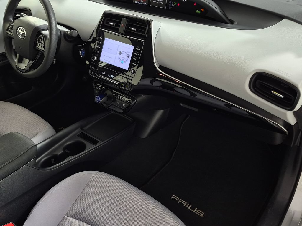Used 2022 Toyota Prius LE FWD image 28