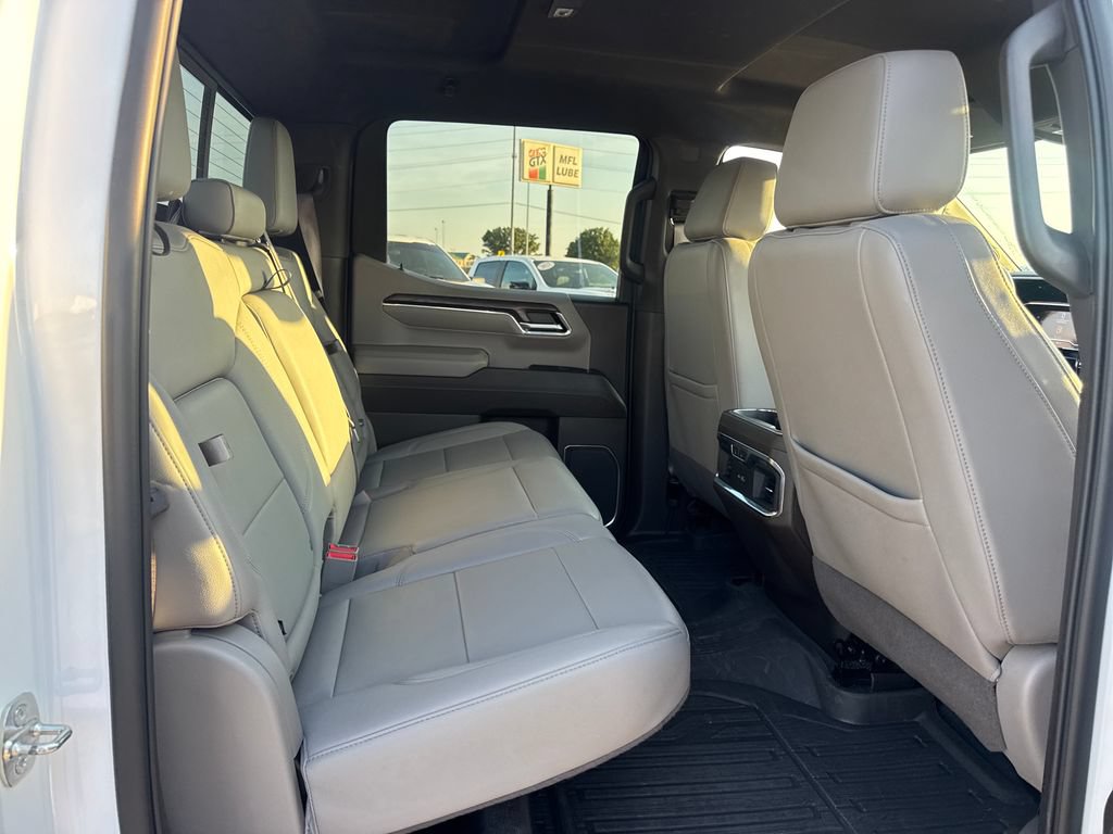 Used 2023 GMC Sierra 1500 SLT w/ SLT Premium Plus Package AWD/4WD image 13