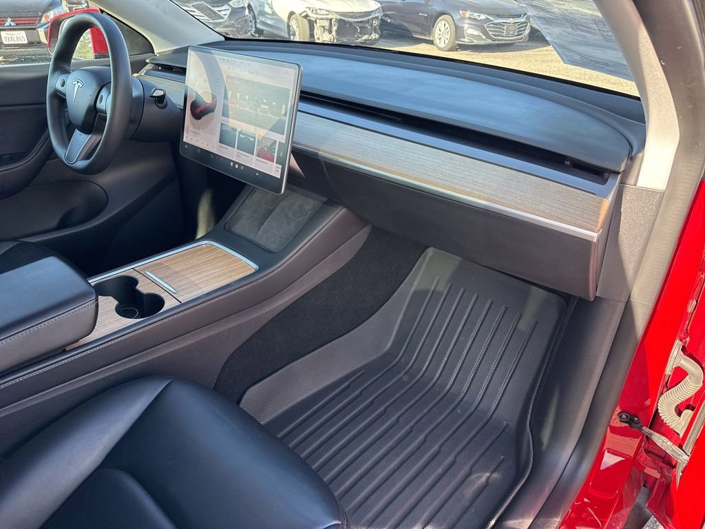 Used 2022 Tesla Model Y Long Range image 22