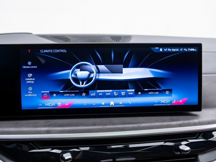 Certified 2025 BMW X7 M60i w/ Executive Package image 28