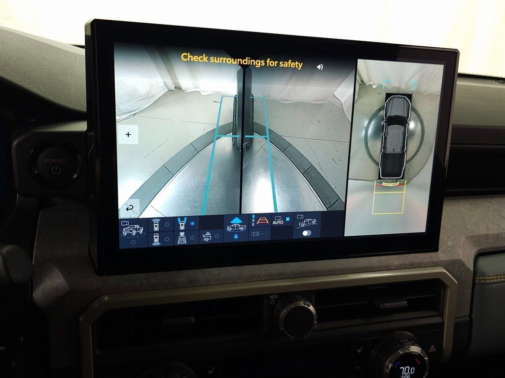 Used 2024 Toyota Tacoma Trailhunter image 31