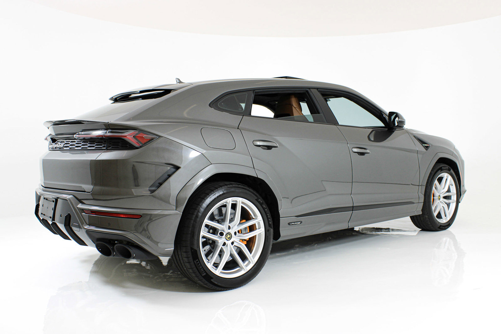 Used 2025 Lamborghini Urus SE AWD/4WD image 8