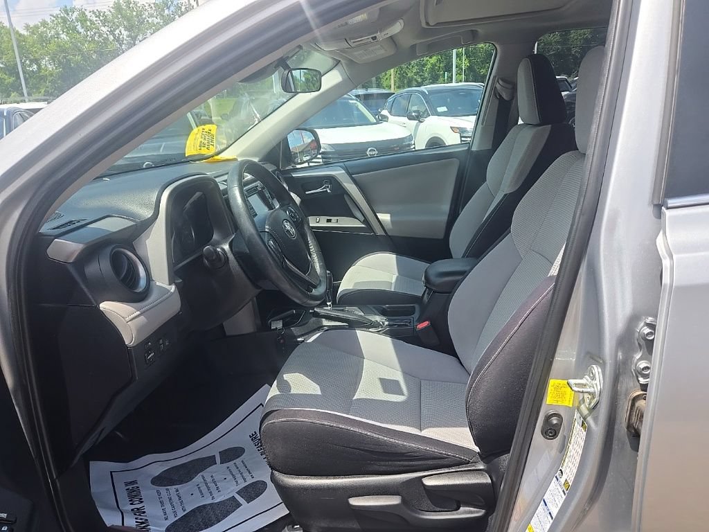 Used 2018 Toyota RAV4 XLE w/ Plus Extra Value Package AWD/4WD image 10