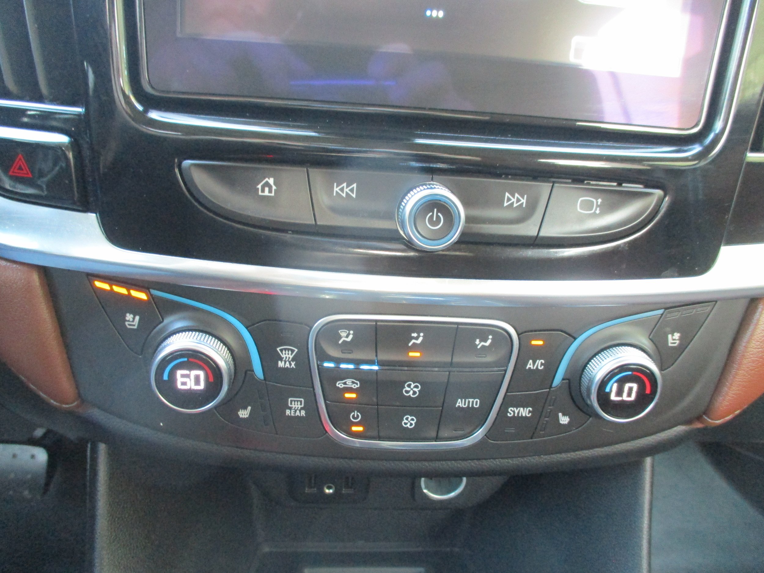 Used 2019 Chevrolet Traverse High Country AWD/4WD image 14