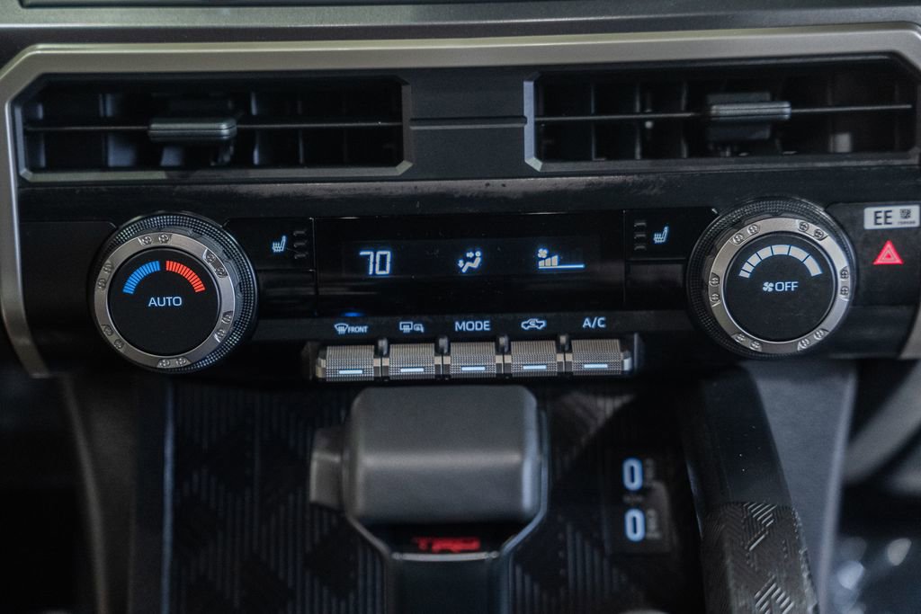 Used 2025 Toyota Tacoma TRD Off-Road AWD/4WD image 23